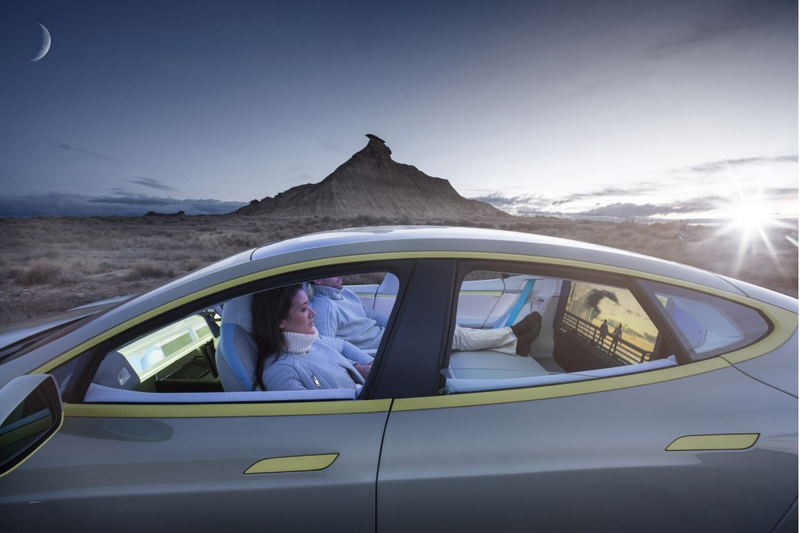 Illustration for article titled The Rinspeed XchangE Is A Crazy Driverless Tesla You Can Live In